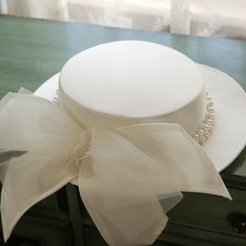 Baltos spalvos Elegantiškas vestuvių Skrybėlę Retro Topper Pavasario Vasaros Mados Bowknot Perlų Apdaila Priedai Top Hat 2